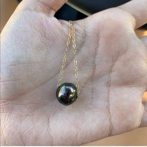 Tahitian pearl necklace • 16”